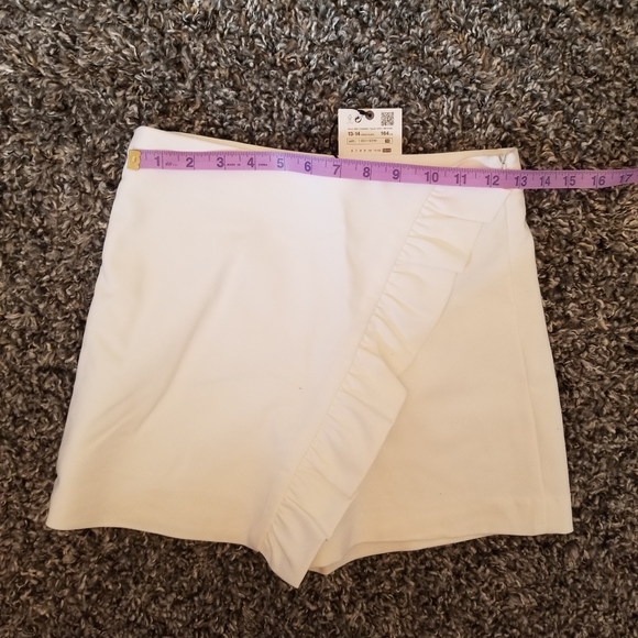 NEW ruffles skort - Picture 3 of 4